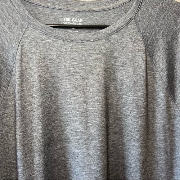 Tek Gear On the Go Womens Top Gray Size XL Polyester Blend Short Sleeve - Picture 3 of 7